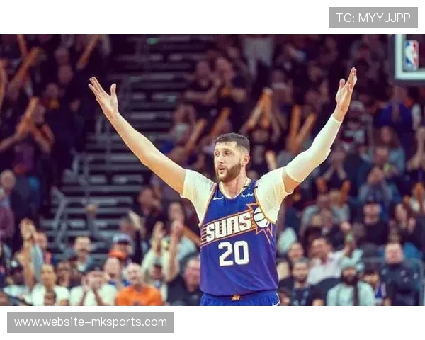 交易截止日多桩交易待定，安东尼·戴维斯等球员状态列席